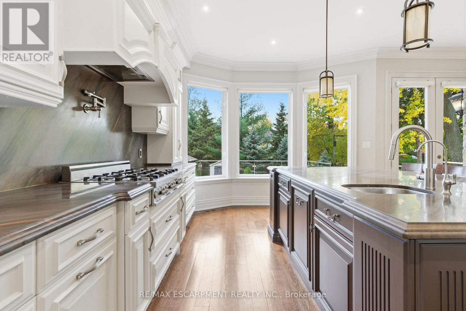 1366 Wilson Avenue, Mississauga, Ontario  L5G 3K2 - Photo 13 - W12513954