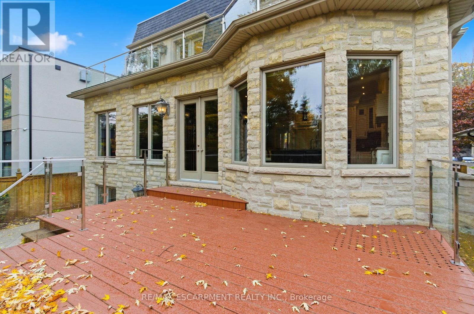 1366 Wilson Avenue, Mississauga, Ontario  L5G 3K2 - Photo 17 - W12513954