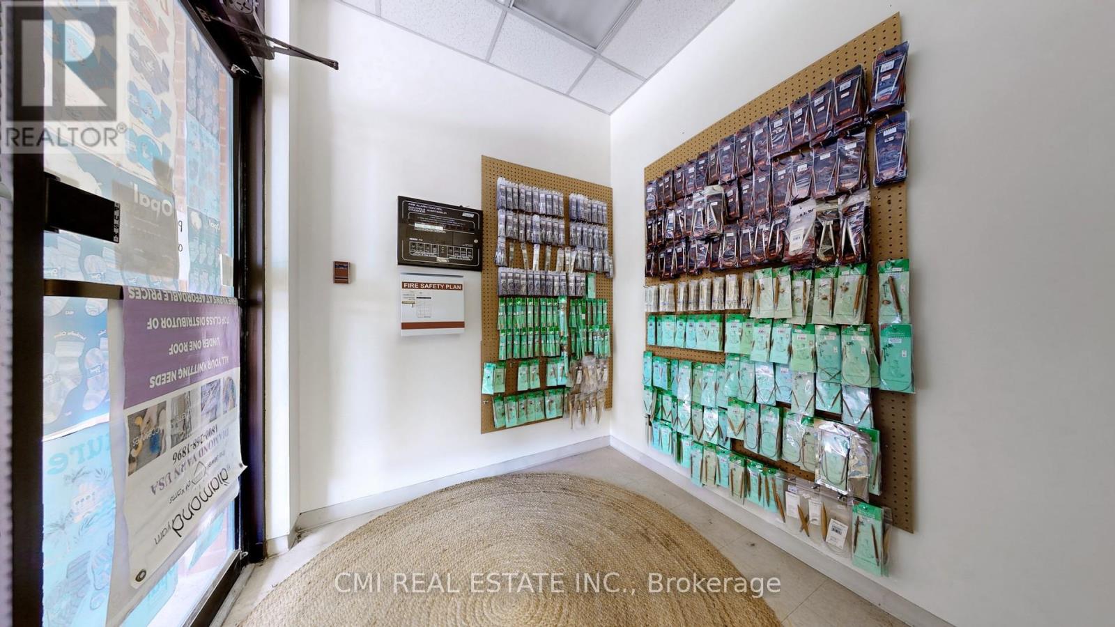 44 Martin Ross Avenue, Toronto, Ontario  M3J 2L4 - Photo 2 - W12513960