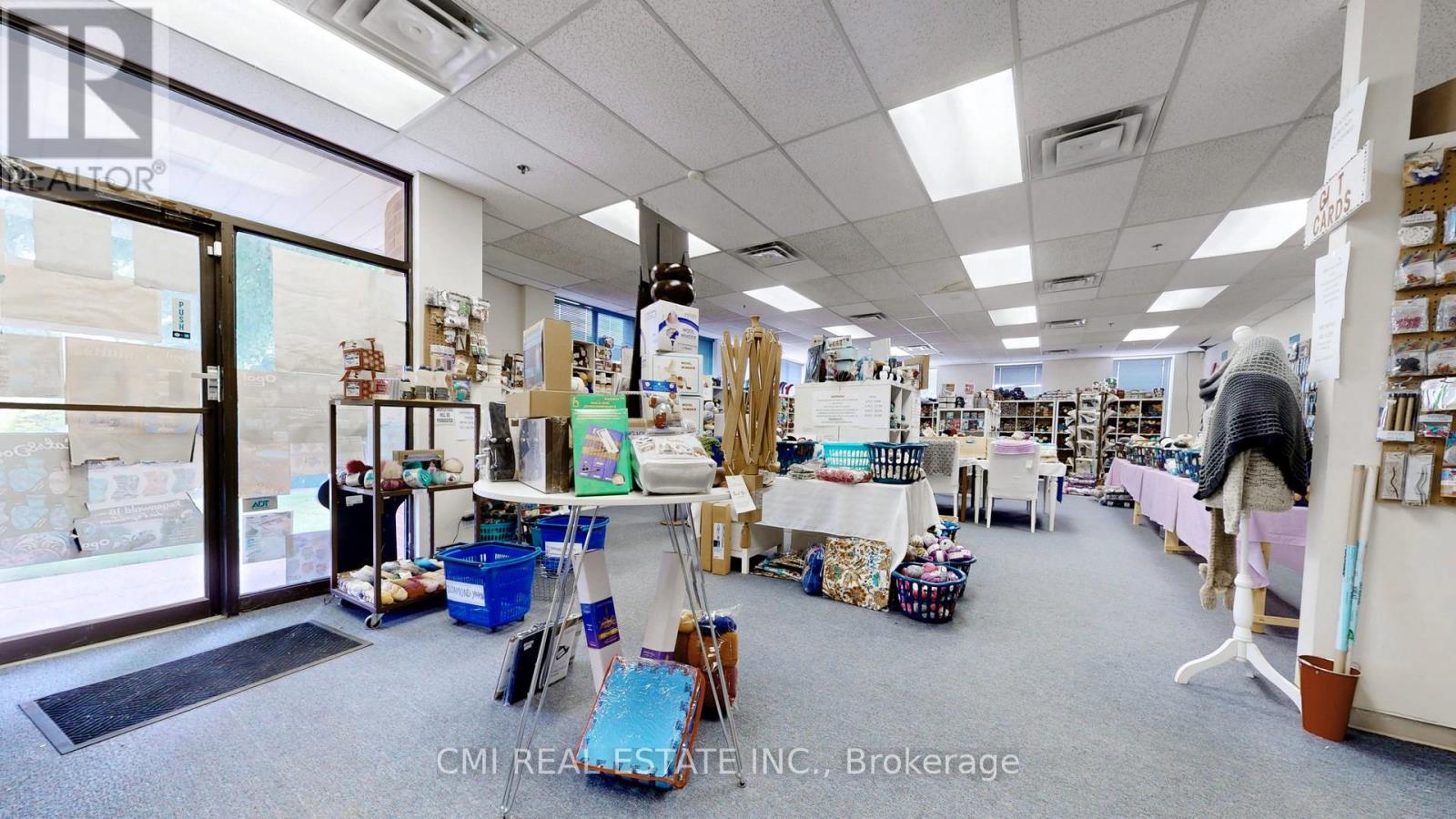 44 Martin Ross Avenue, Toronto, Ontario  M3J 2L4 - Photo 4 - W12513960