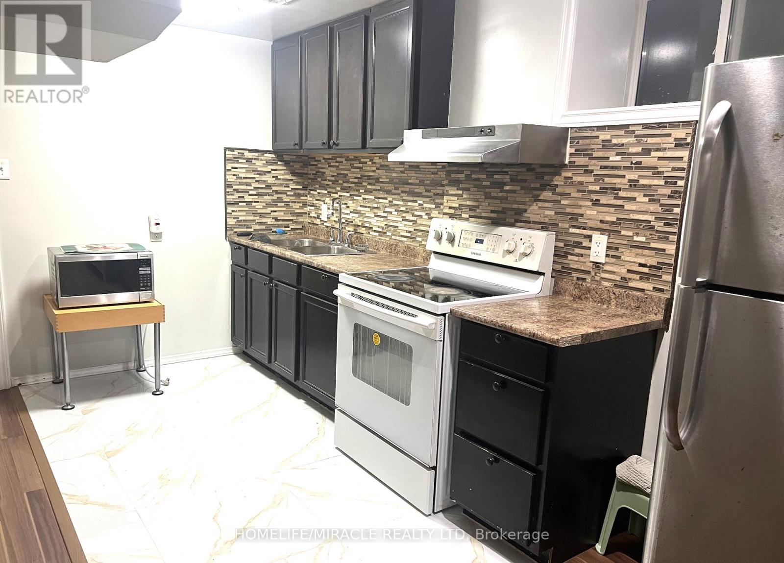 Bsmt - 87 Mosley Crescent, Brampton, Ontario  L6Y 5C9 - Photo 2 - W12513970