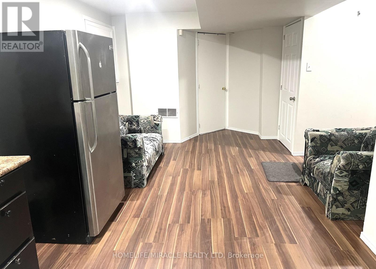 Bsmt - 87 Mosley Crescent, Brampton, Ontario  L6Y 5C9 - Photo 4 - W12513970