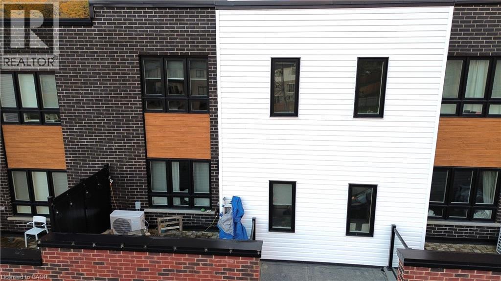 287 Chapel Hill Drive, Kitchener, Ontario N2R 0S4 - Photo 2 - 40785434