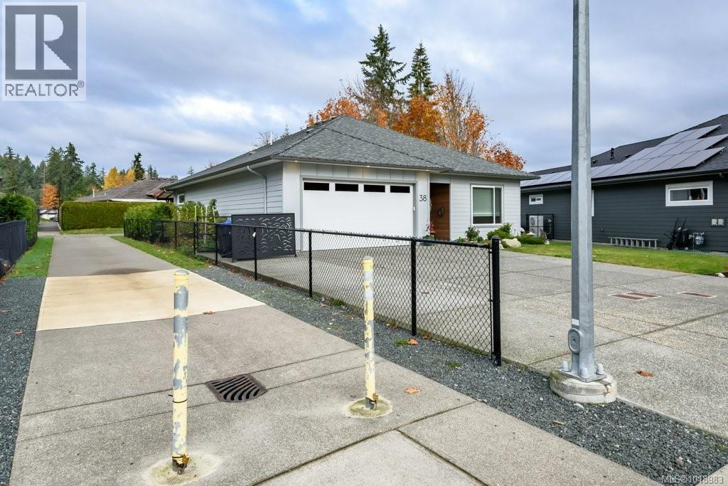 38 Grayhawk Pl, Courtenay, British Columbia  V9N 0G1 - Photo 3 - 1018983
