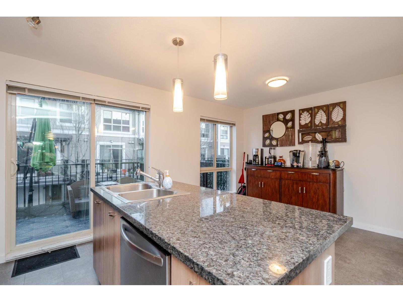 110 6671 121 Street, Surrey, British Columbia  V3W 1T9 - Photo 5 - R3064810