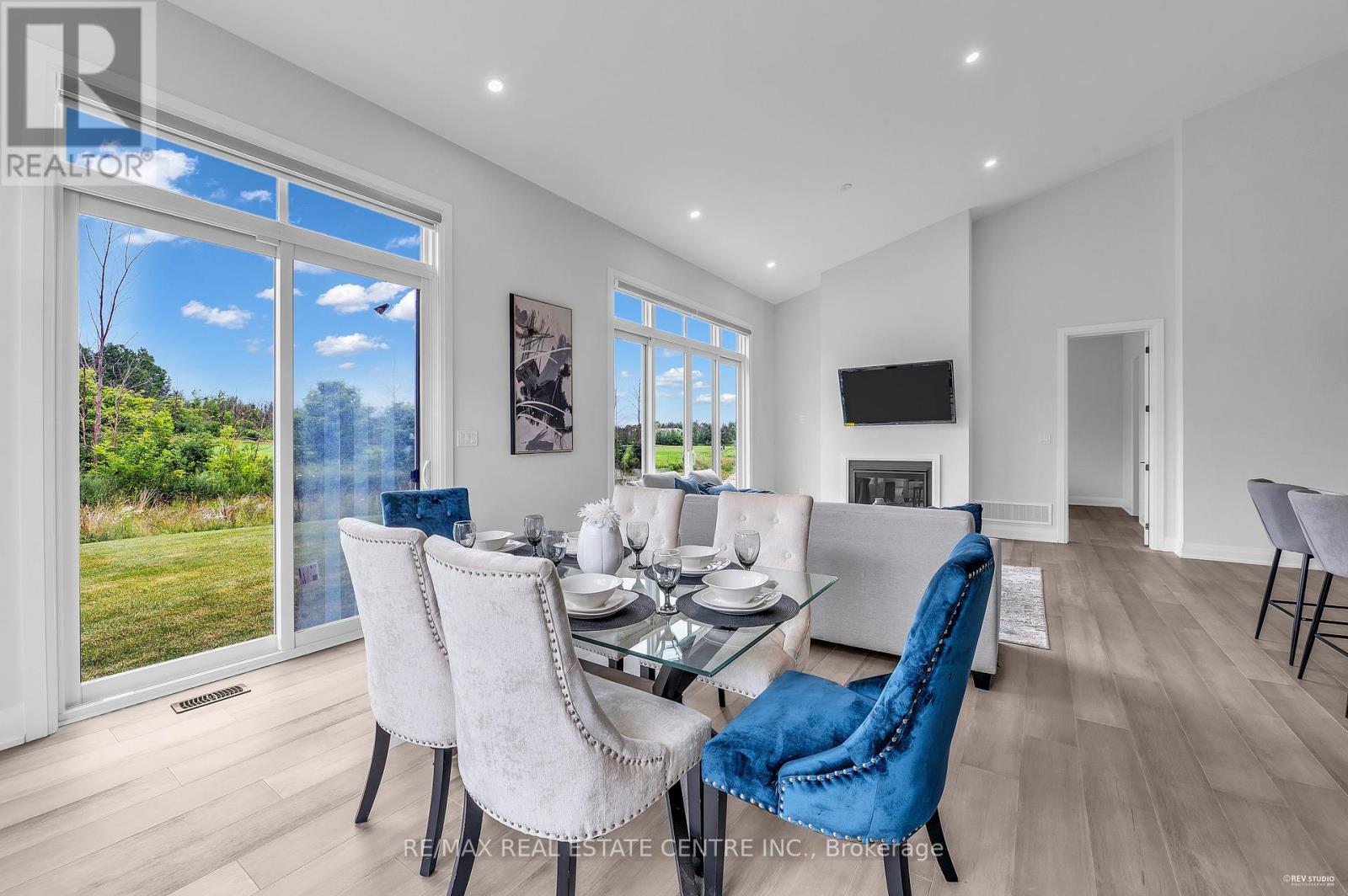 119 Sladden Court, Blue Mountains, Ontario N0H 2P0 - Photo 19 - X12513844