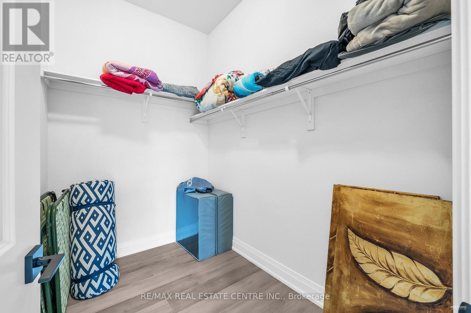 119 Sladden Court, Blue Mountains, Ontario N0H 2P0 - Photo 31 - X12513844