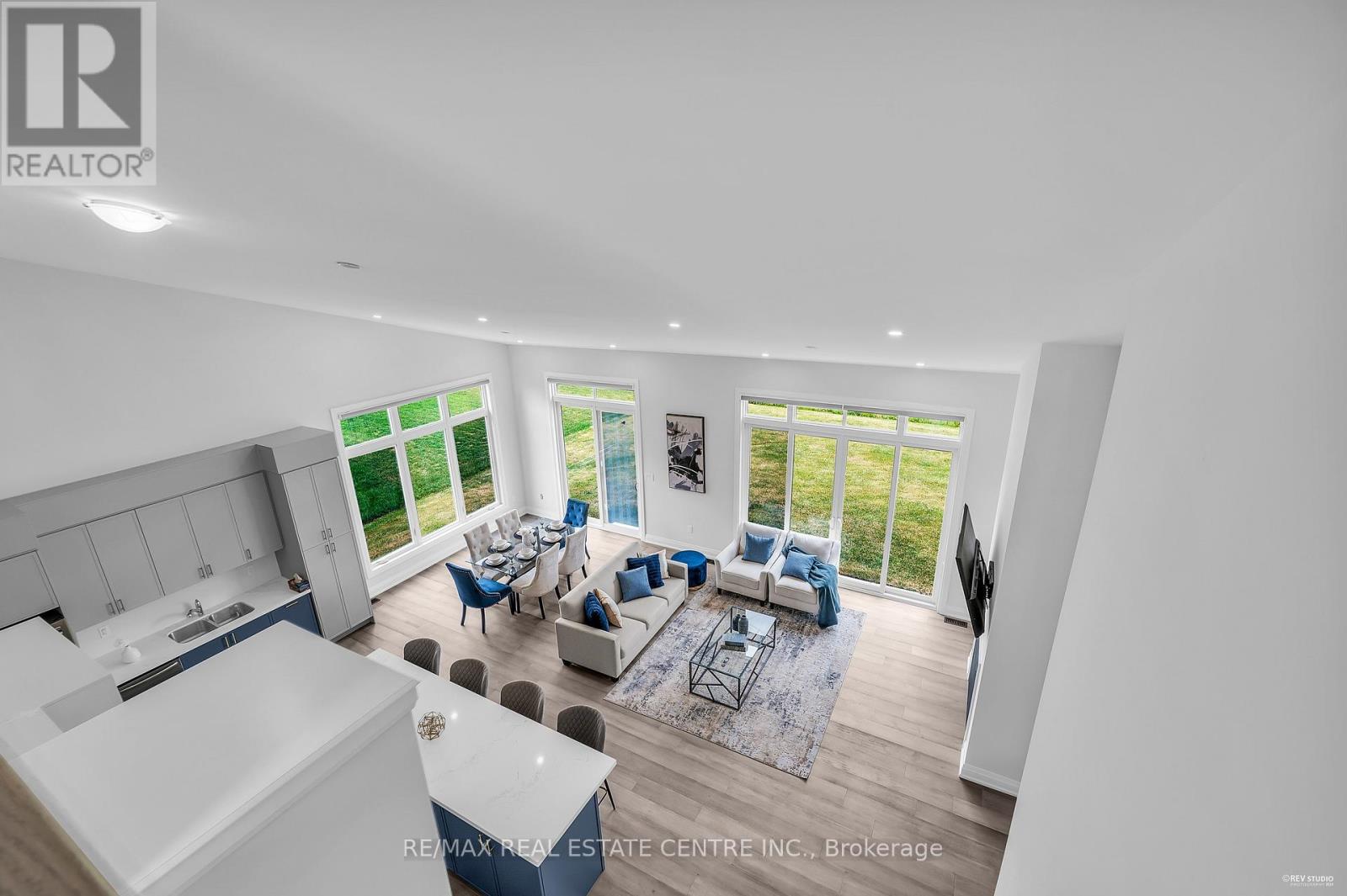 119 Sladden Court, Blue Mountains, Ontario N0H 2P0 - Photo 34 - X12513844