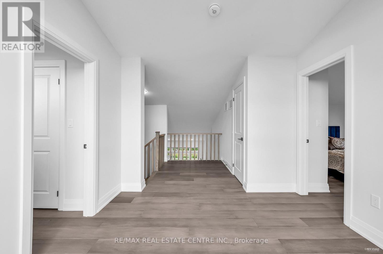 119 Sladden Court, Blue Mountains, Ontario N0H 2P0 - Photo 36 - X12513844