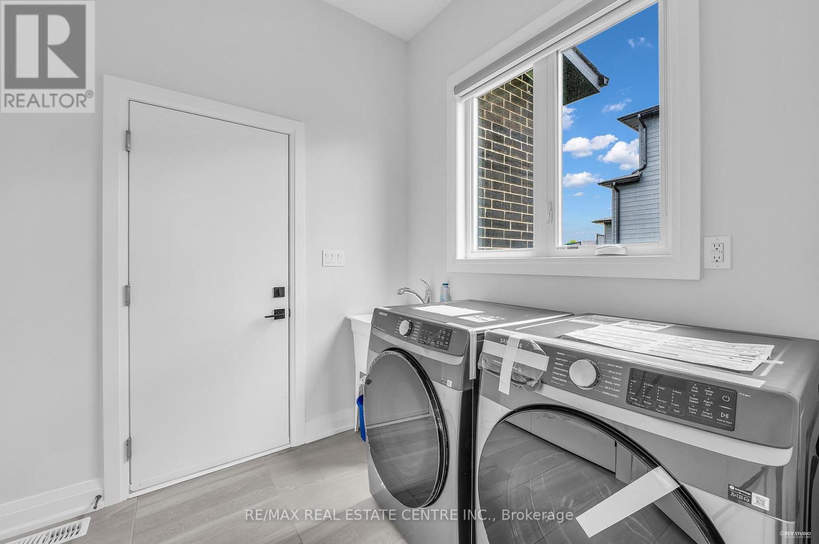 119 Sladden Court, Blue Mountains, Ontario N0H 2P0 - Photo 45 - X12513844