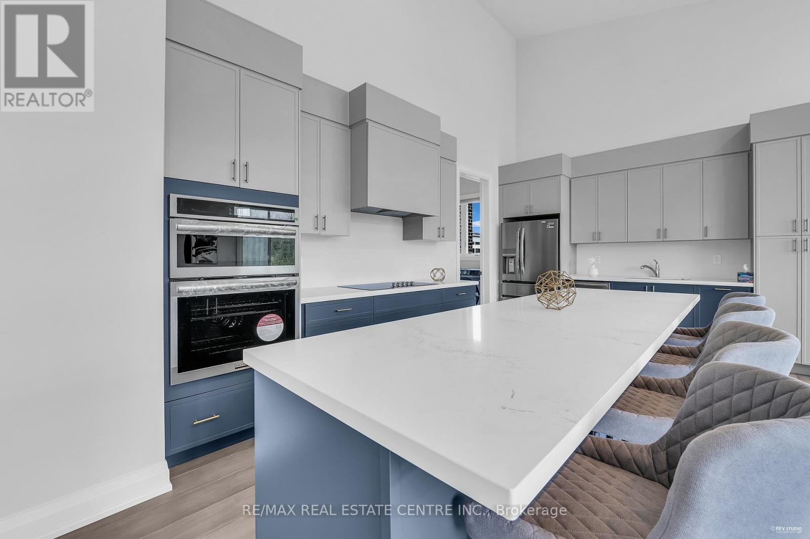 119 Sladden Court, Blue Mountains, Ontario N0H 2P0 - Photo 49 - X12513844