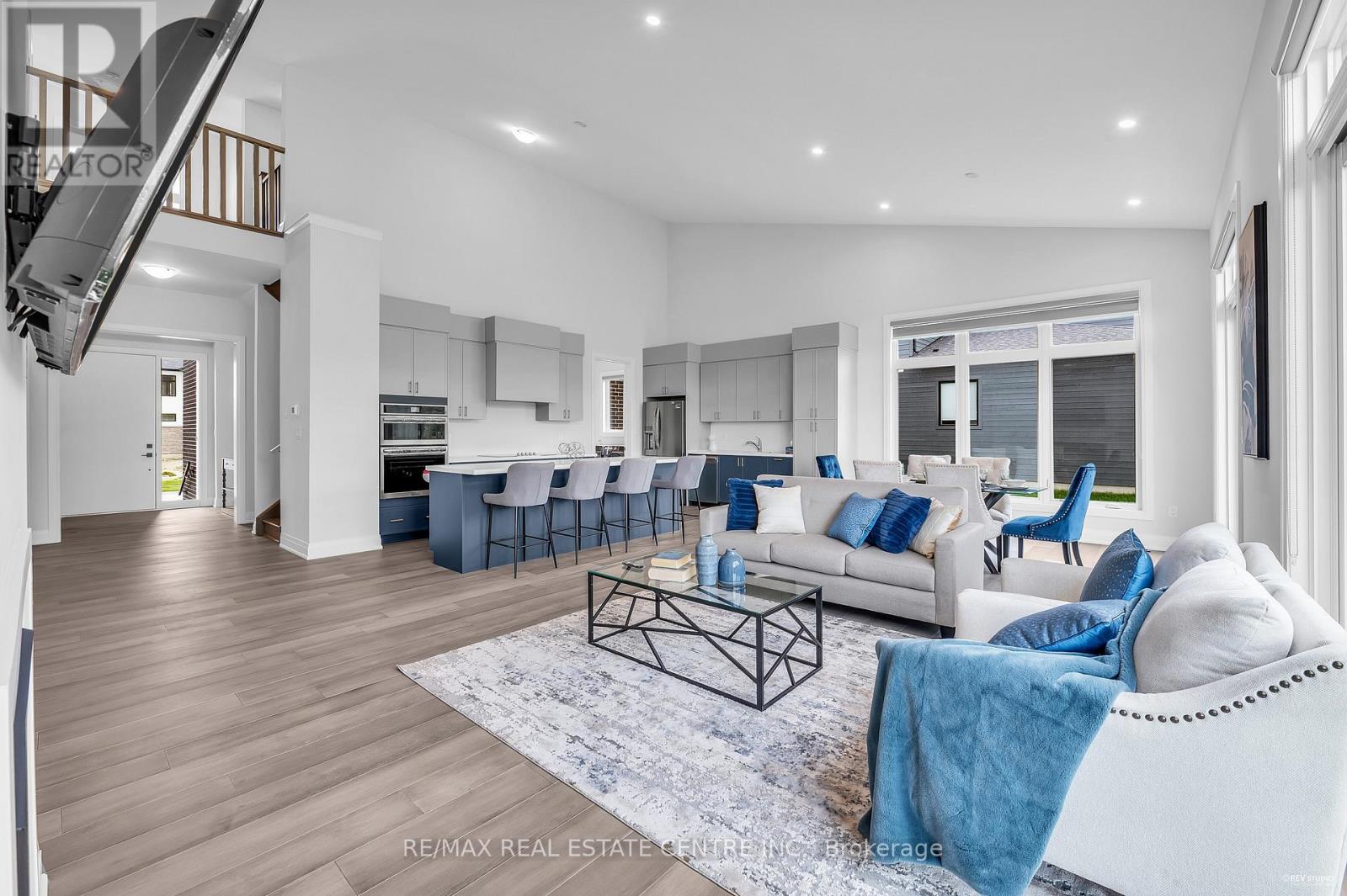 119 Sladden Court, Blue Mountains, Ontario N0H 2P0 - Photo 7 - X12513844