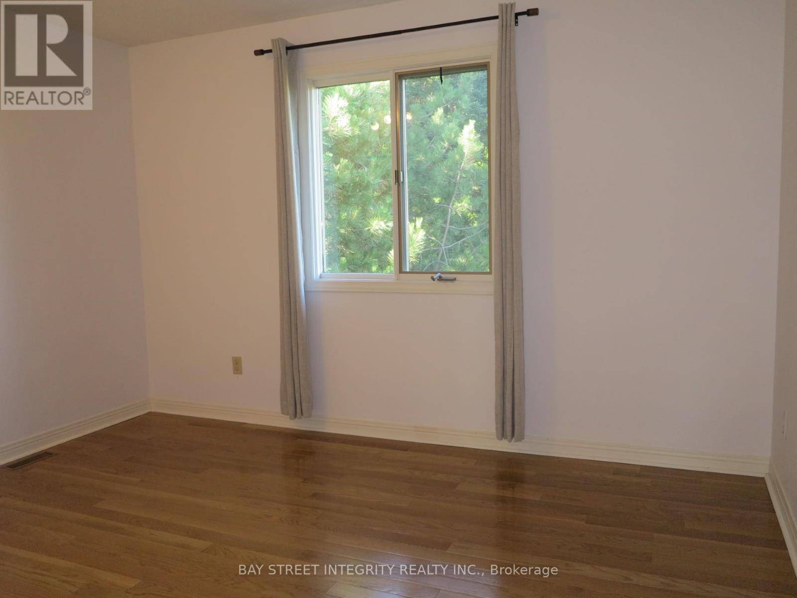 38 Orkney Crescent, London North, Ontario  N5X 3R7 - Photo 5 - X12513868