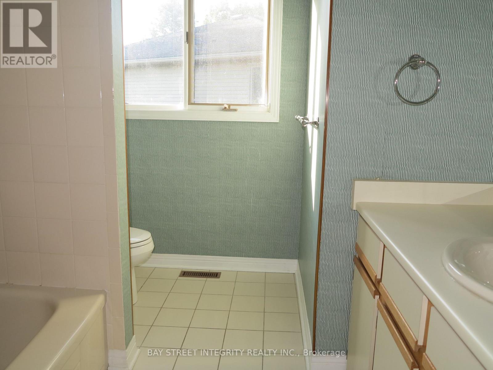 38 Orkney Crescent, London North, Ontario  N5X 3R7 - Photo 9 - X12513868