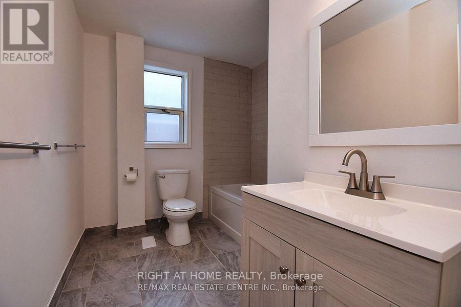 14 Graham Avenue S, Hamilton, Ontario L8K 2L8 - Photo 9 - X12513872