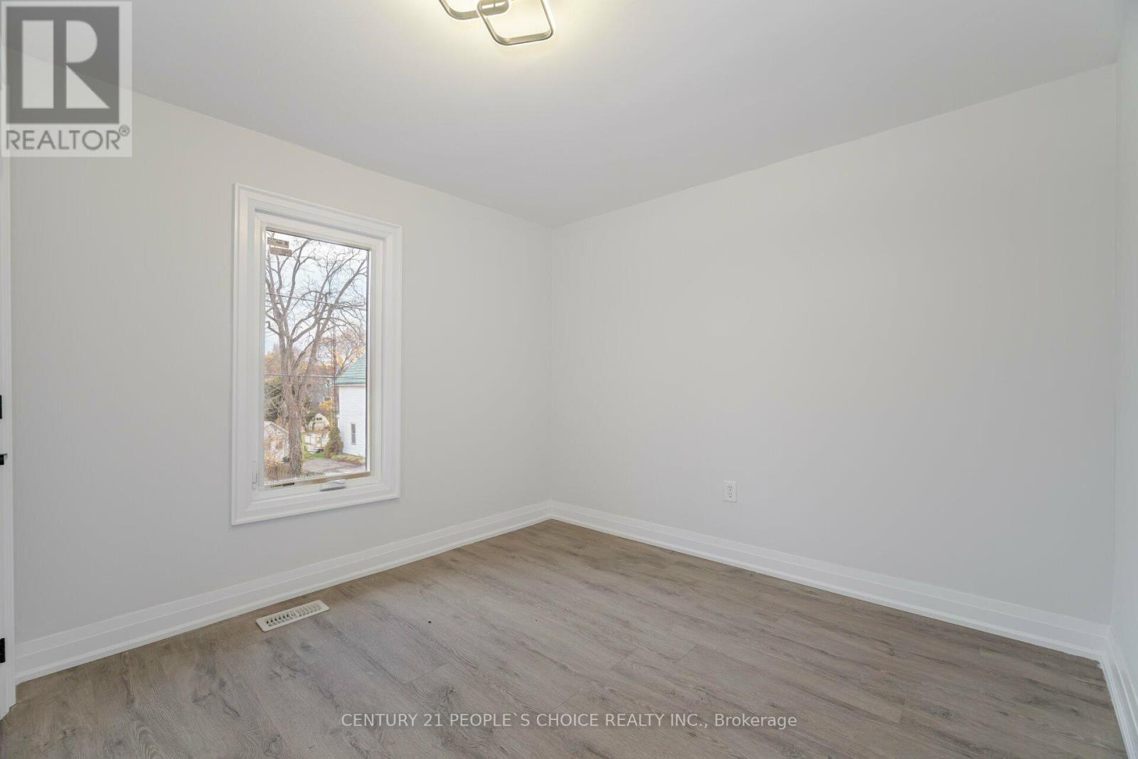 17 Park Street E, Haldimand, Ontario N0A 1P0 - Photo 32 - X12513878