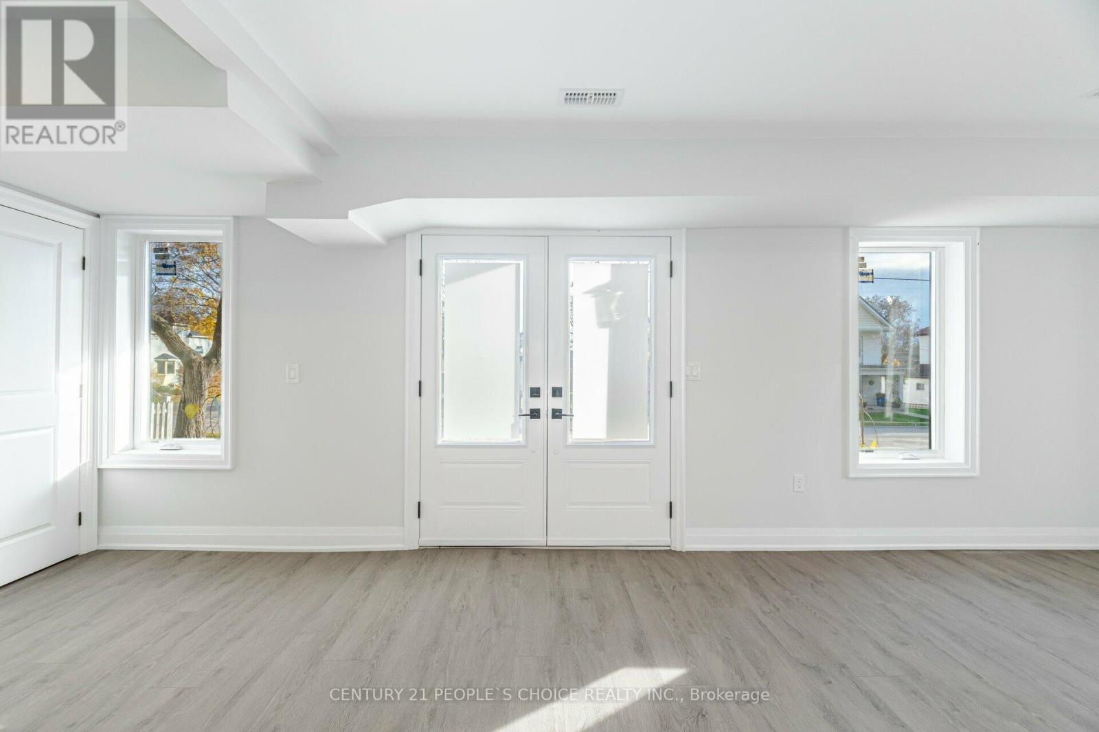 17 Park Street E, Haldimand, Ontario N0A 1P0 - Photo 8 - X12513878