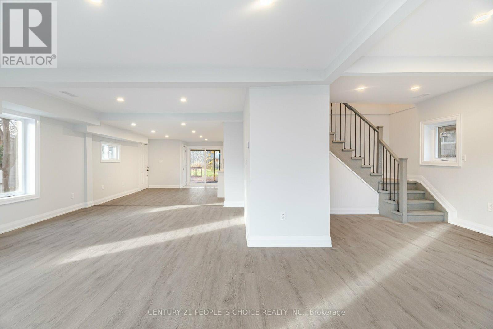 17 Park Street E, Haldimand, Ontario N0A 1P0 - Photo 9 - X12513878