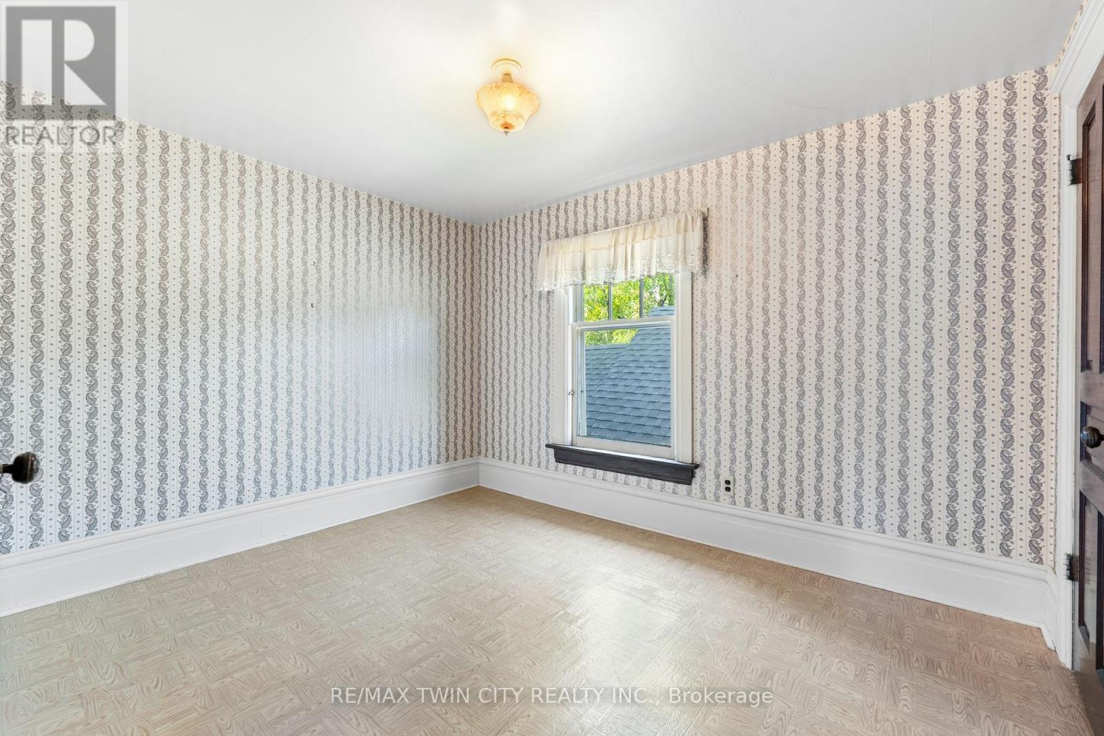 43 Mcnaughton Street, Cambridge, Ontario N1R 1Z2 - Photo 25 - X12513992