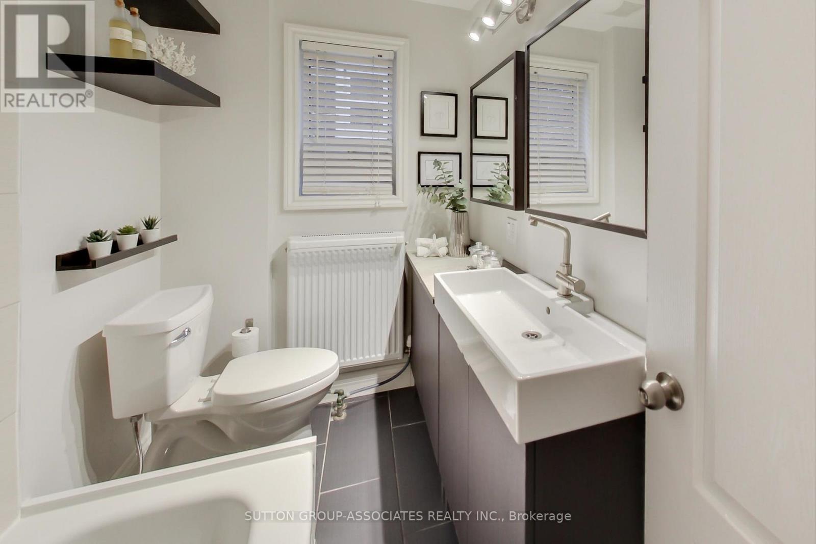 315 Atlas Avenue, Toronto, Ontario  M6C 3P8 - Photo 15 - C12514010