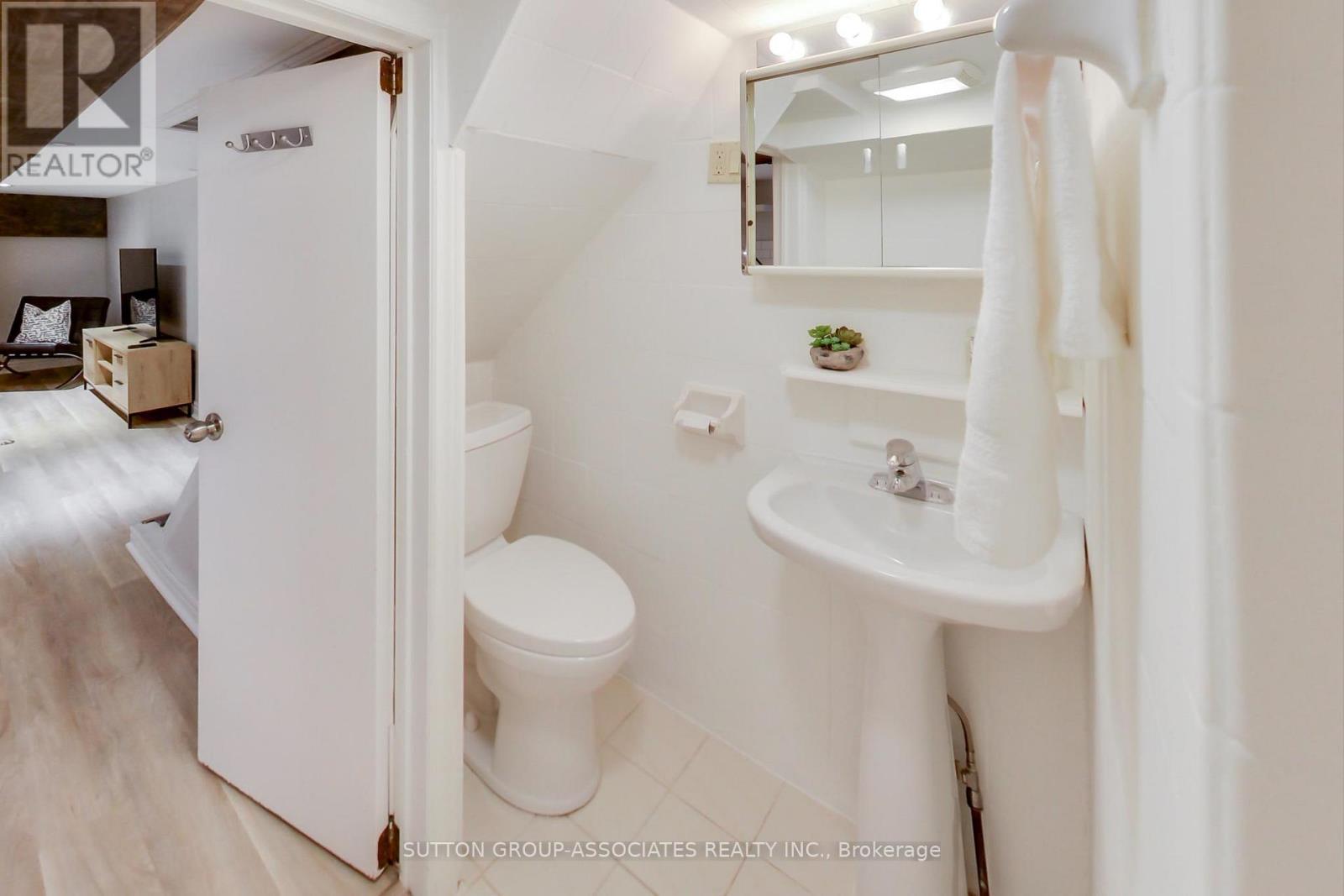 315 Atlas Avenue, Toronto, Ontario  M6C 3P8 - Photo 25 - C12514010