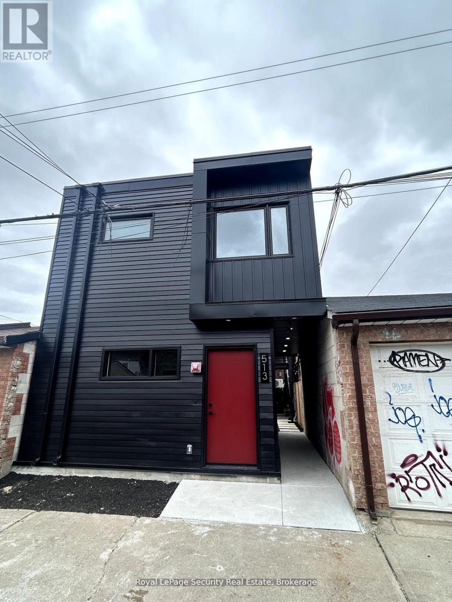 LANEWAY - 513 OSSINGTON STREET, Toronto, Ontario