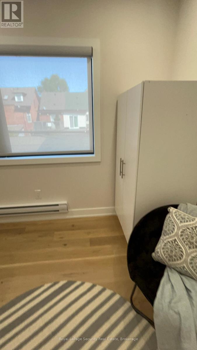 Laneway - 513 Ossington Street, Toronto, Ontario  M6G 3T3 - Photo 10 - C12514020