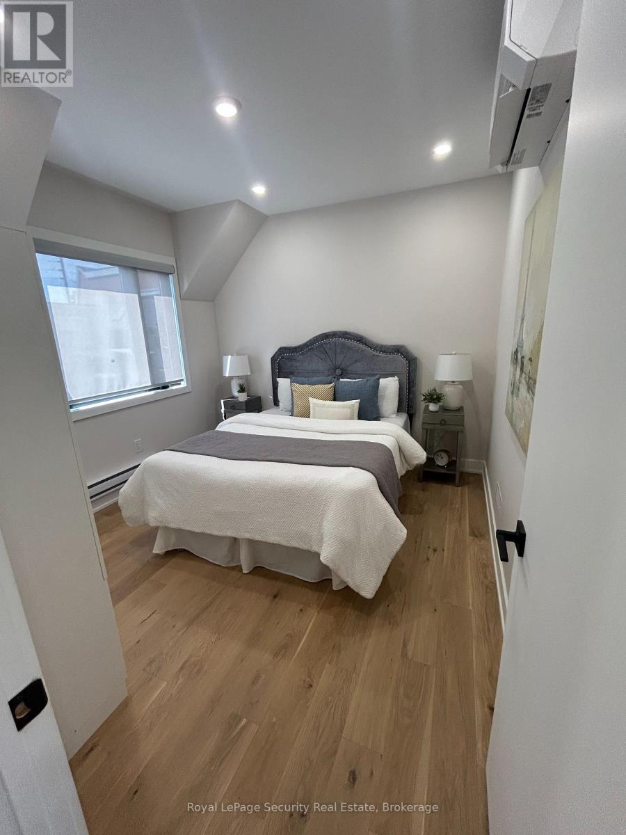 Laneway - 513 Ossington Street, Toronto, Ontario  M6G 3T3 - Photo 13 - C12514020