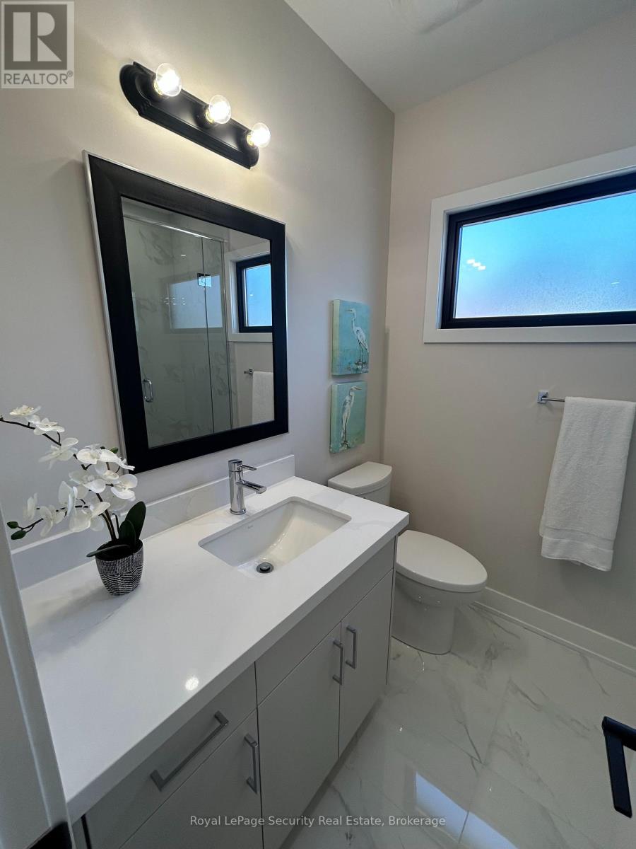 Laneway - 513 Ossington Street, Toronto, Ontario  M6G 3T3 - Photo 15 - C12514020