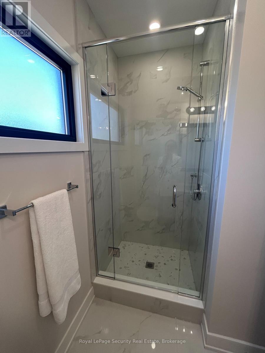 Laneway - 513 Ossington Street, Toronto, Ontario  M6G 3T3 - Photo 16 - C12514020