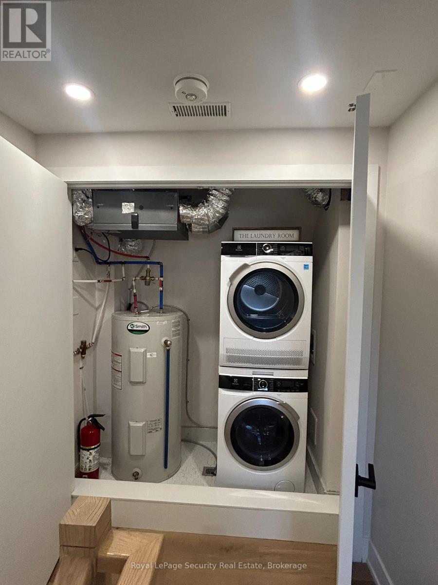 Laneway - 513 Ossington Street, Toronto, Ontario  M6G 3T3 - Photo 17 - C12514020