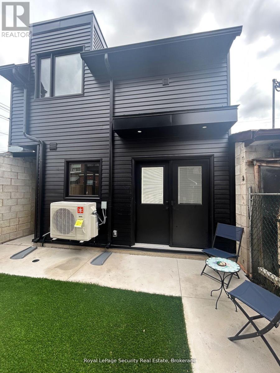 Laneway - 513 Ossington Street, Toronto, Ontario  M6G 3T3 - Photo 18 - C12514020