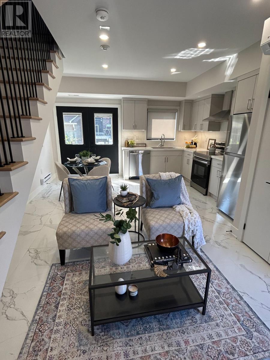 Laneway - 513 Ossington Street, Toronto, Ontario  M6G 3T3 - Photo 3 - C12514020