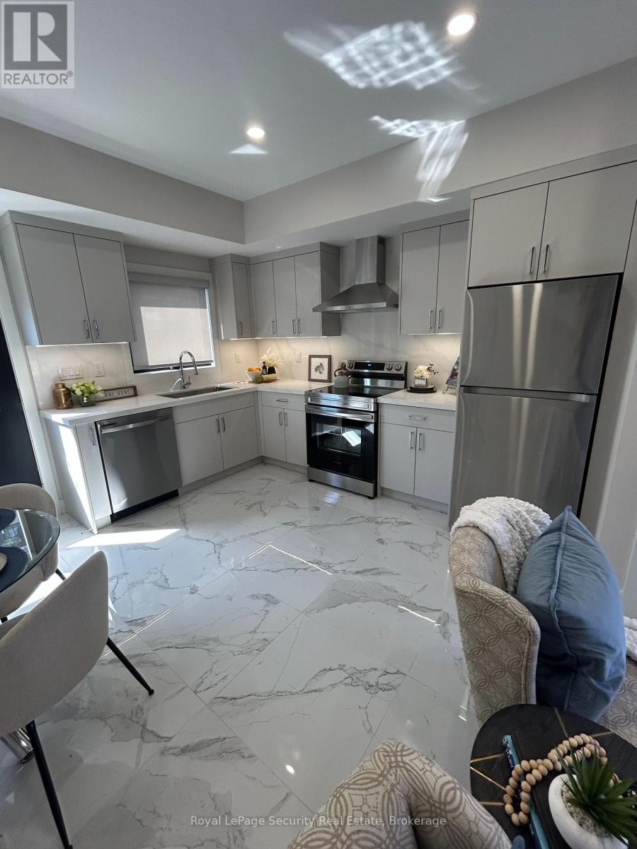 Laneway - 513 Ossington Street, Toronto, Ontario  M6G 3T3 - Photo 4 - C12514020