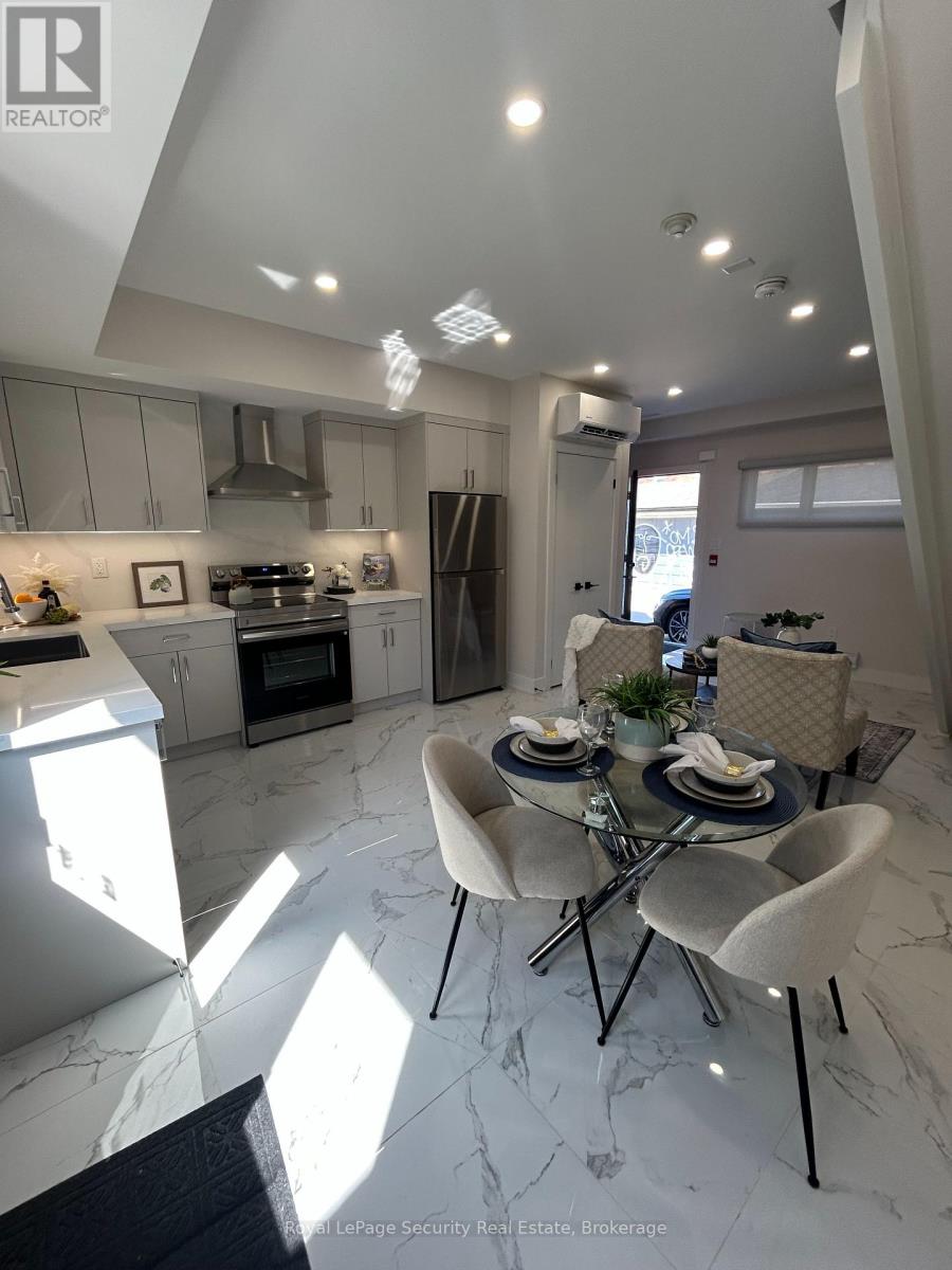 Laneway - 513 Ossington Street, Toronto, Ontario  M6G 3T3 - Photo 5 - C12514020