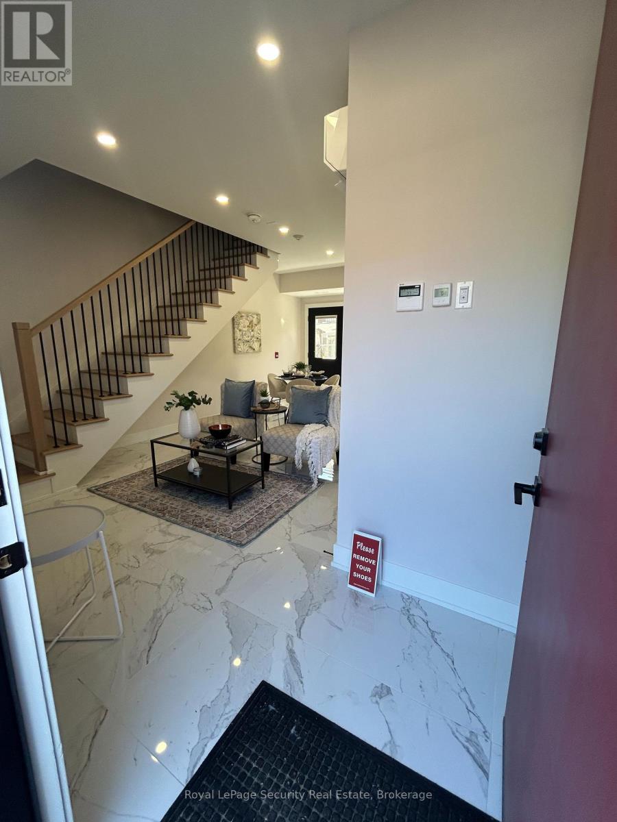 Laneway - 513 Ossington Street, Toronto, Ontario  M6G 3T3 - Photo 9 - C12514020