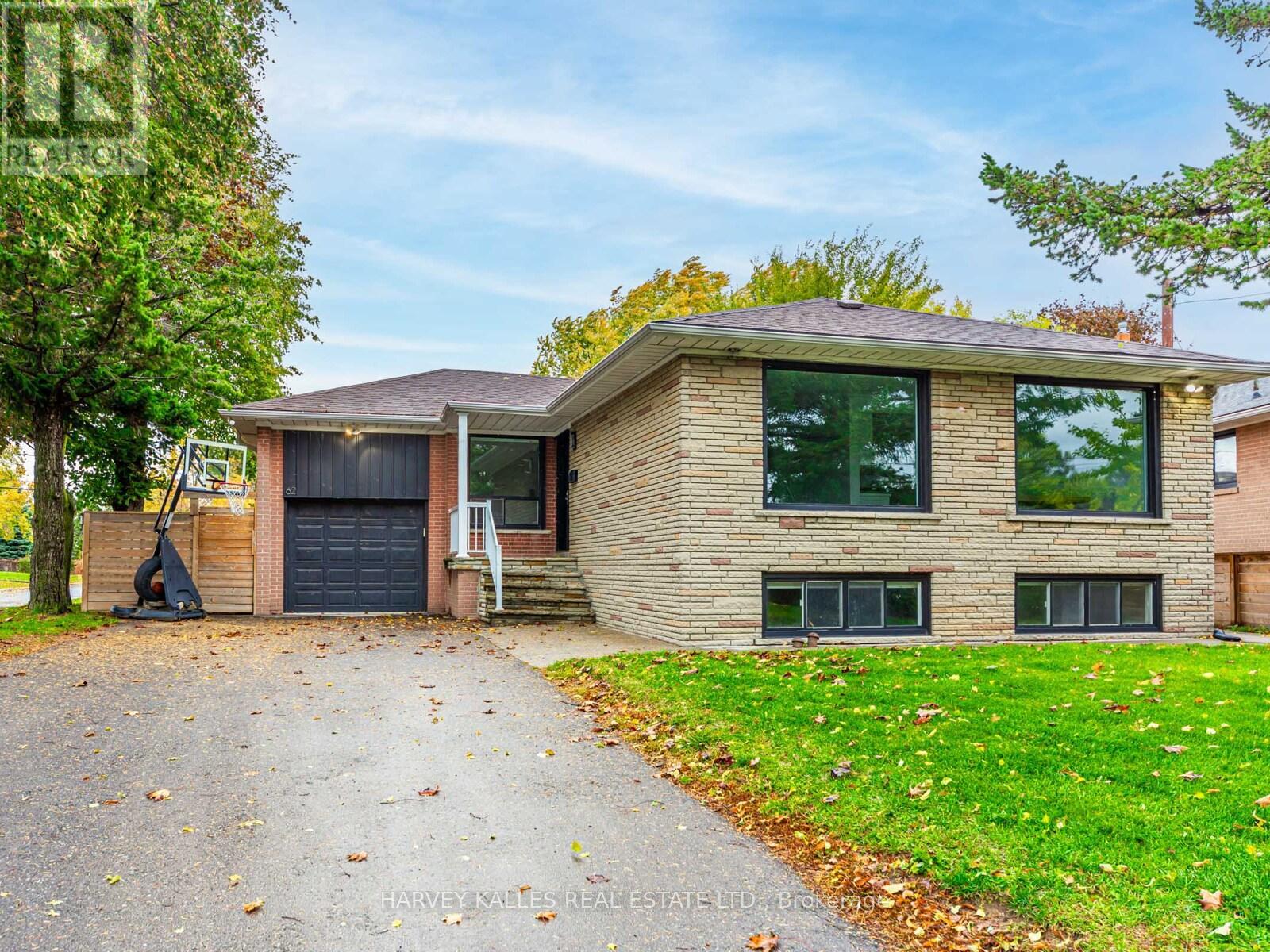 62 COCKSFIELD AVENUE, Toronto, Ontario