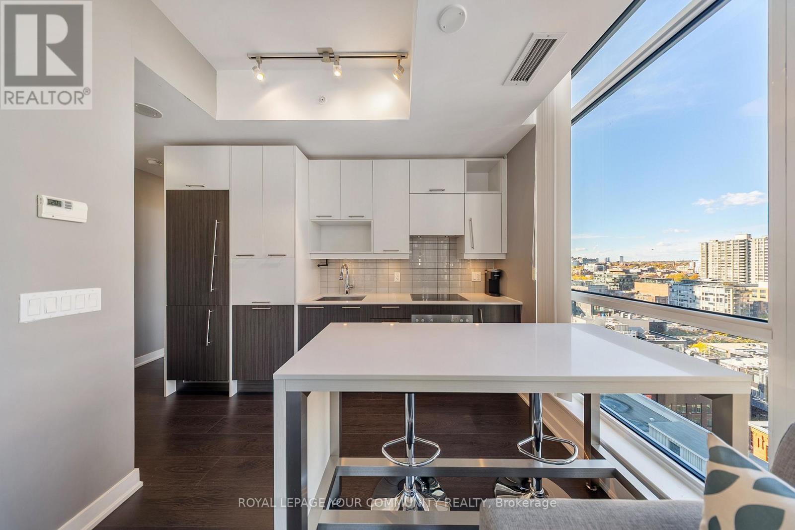 1602 - 30 Nelson Street, Toronto, Ontario M5V 0H5 - Photo 12 - C12514180