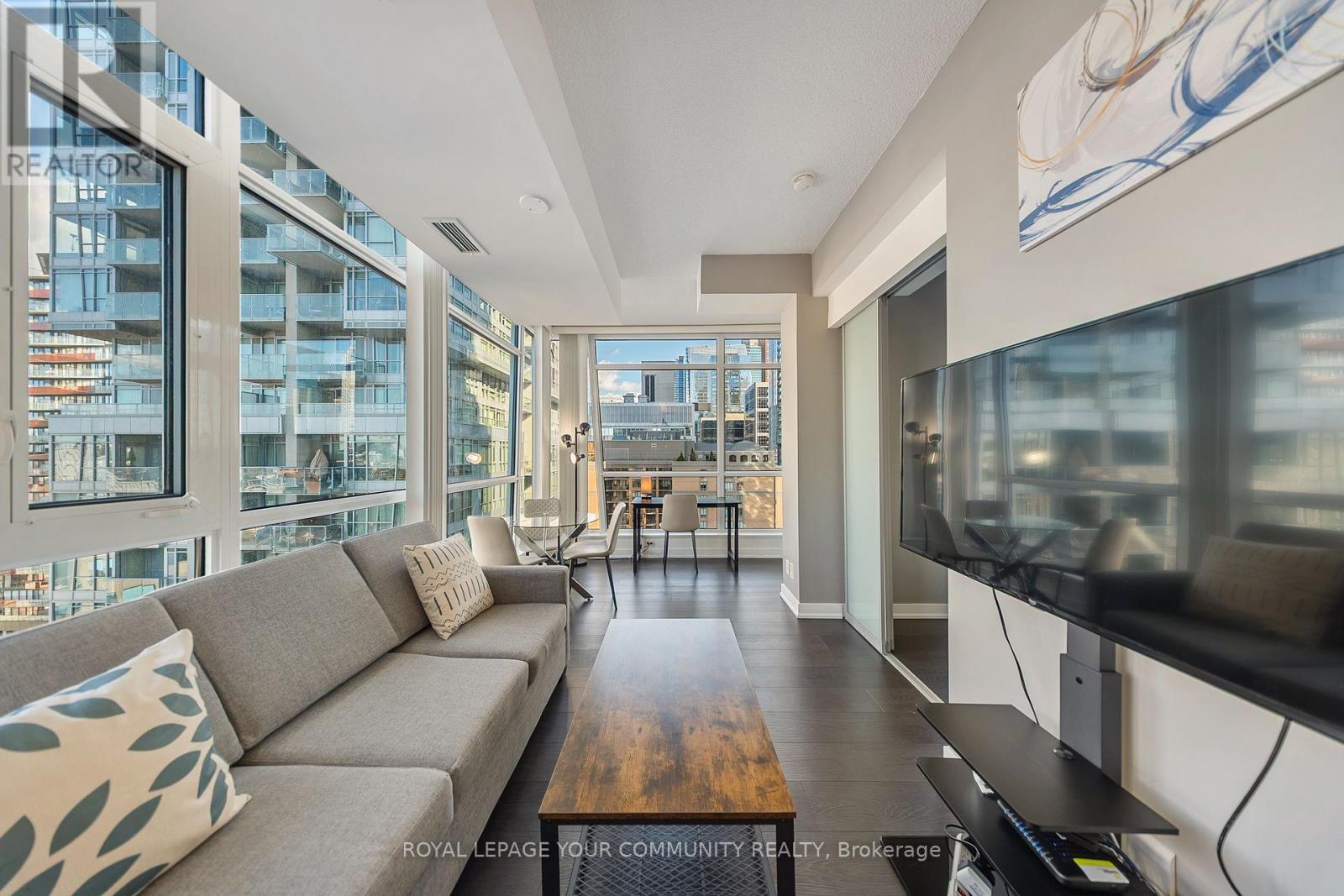 1602 - 30 Nelson Street, Toronto, Ontario M5V 0H5 - Photo 14 - C12514180