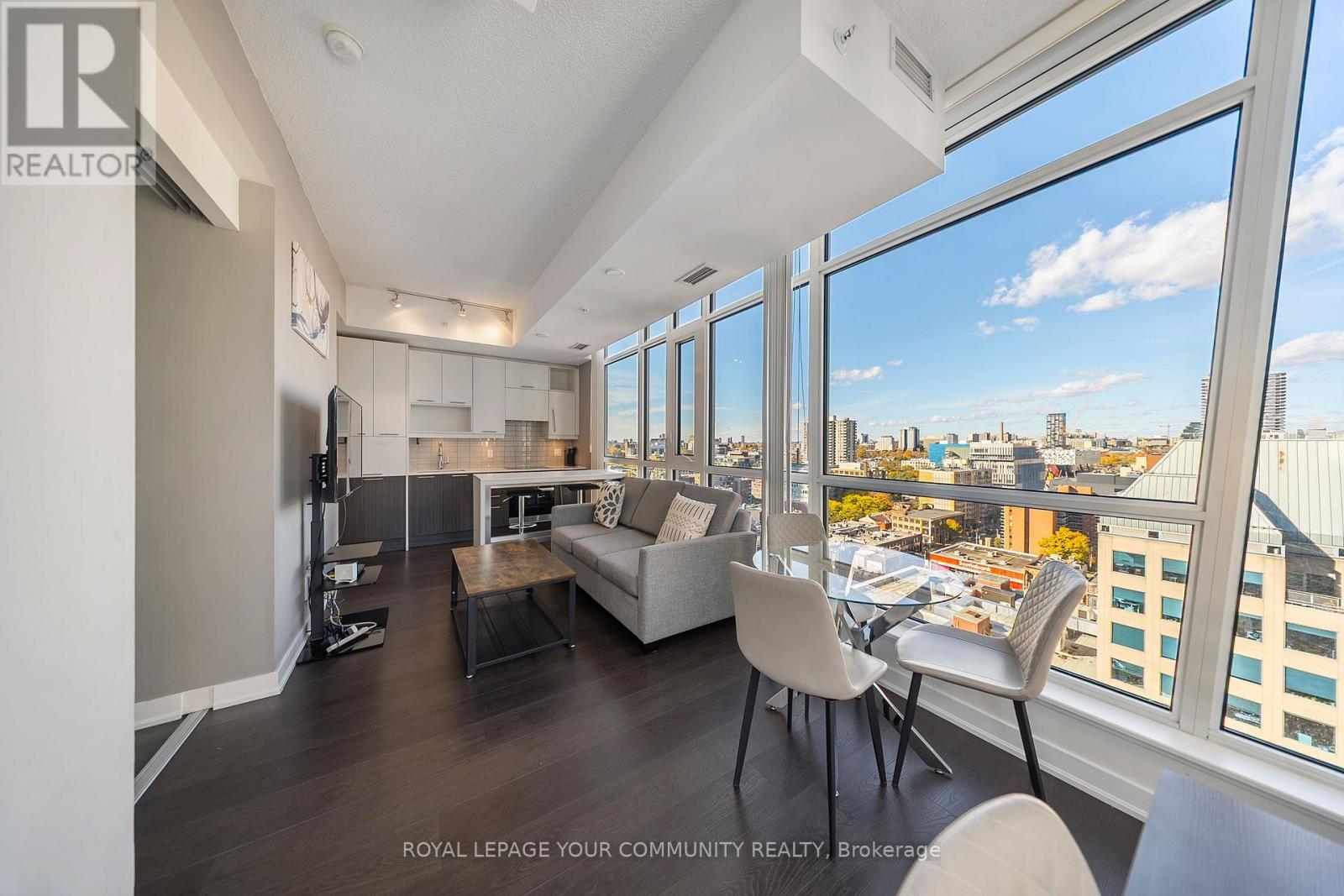 1602 - 30 Nelson Street, Toronto, Ontario M5V 0H5 - Photo 17 - C12514180