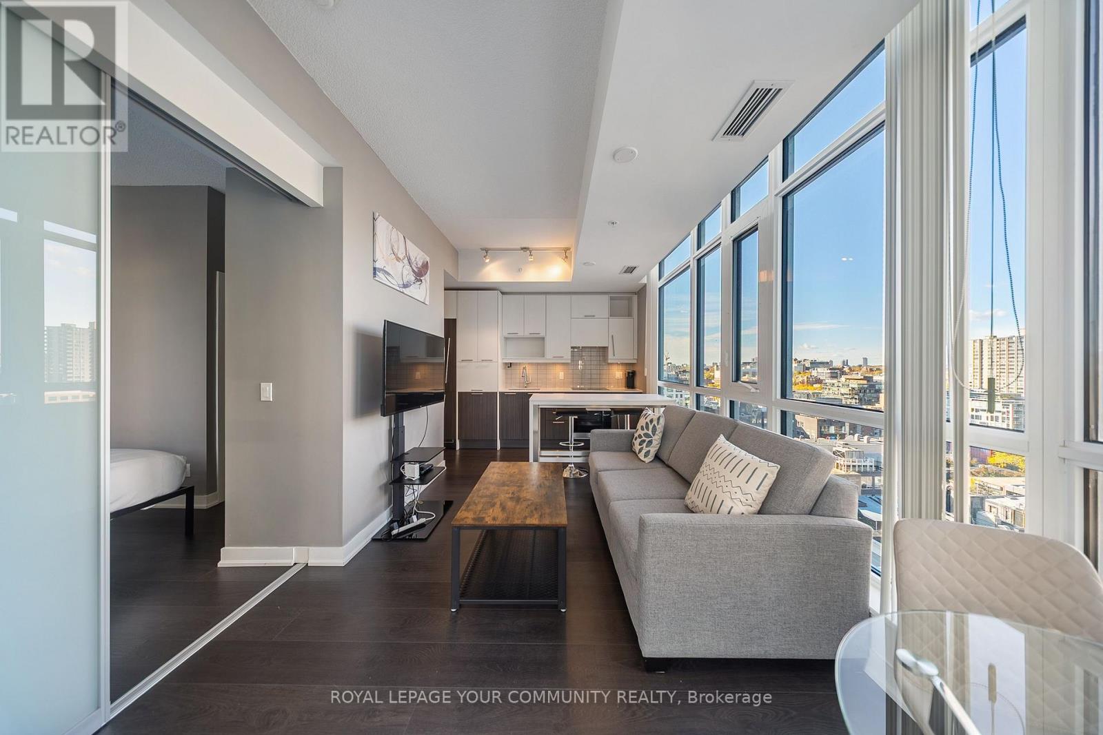 1602 - 30 Nelson Street, Toronto, Ontario M5V 0H5 - Photo 19 - C12514180