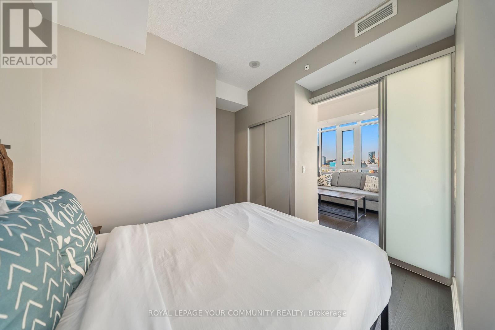 1602 - 30 Nelson Street, Toronto, Ontario M5V 0H5 - Photo 24 - C12514180