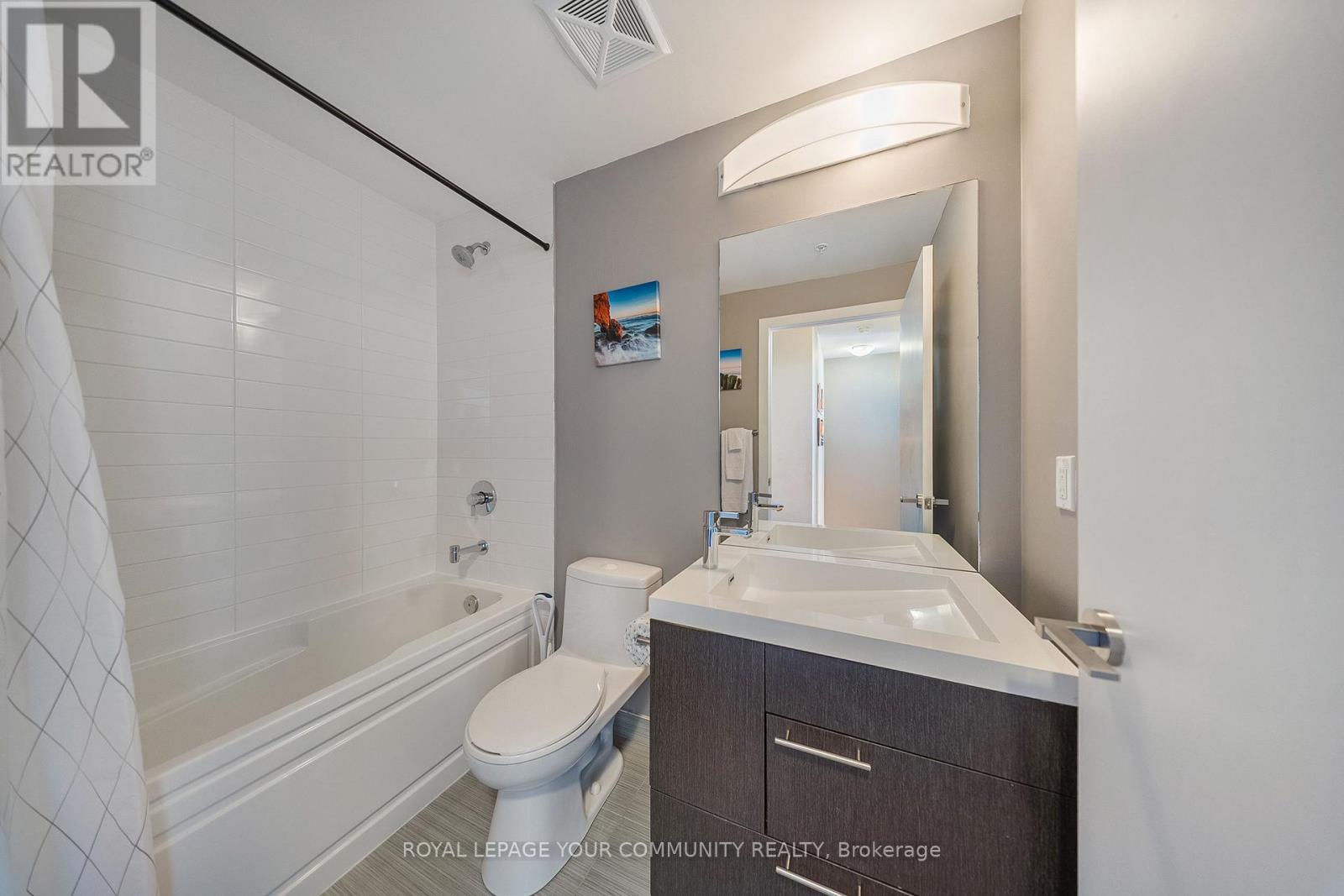 1602 - 30 Nelson Street, Toronto, Ontario M5V 0H5 - Photo 31 - C12514180