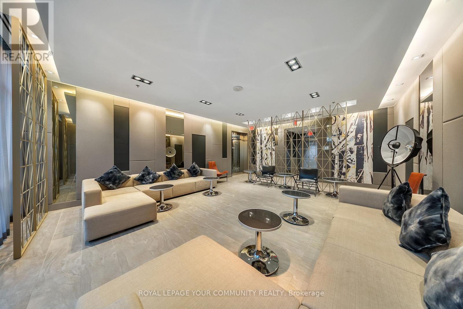 1602 - 30 Nelson Street, Toronto, Ontario M5V 0H5 - Photo 43 - C12514180