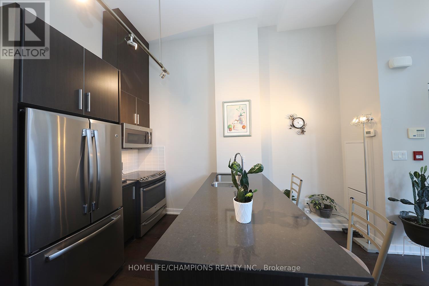 Th10 - 20 Bruyeres Mews, Toronto, Ontario  M5V 0G8 - Photo 11 - C12514206