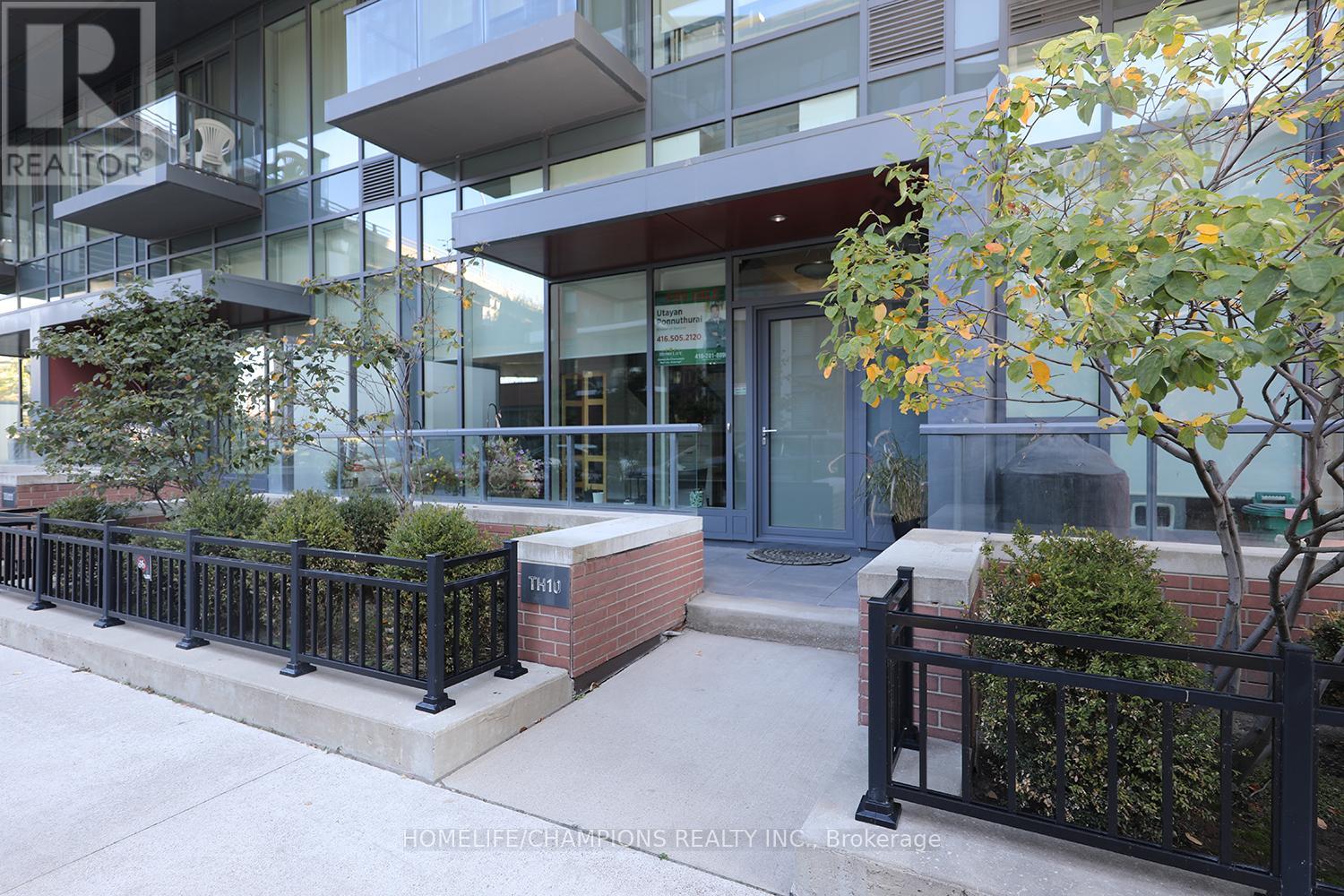 Th10 - 20 Bruyeres Mews, Toronto, Ontario  M5V 0G8 - Photo 2 - C12514206