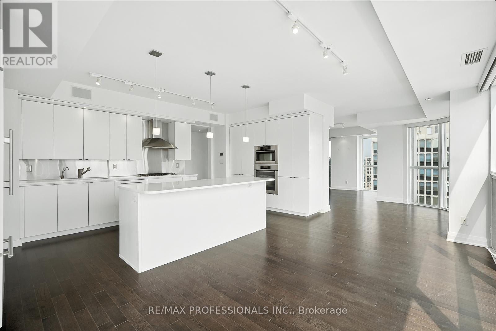 1401 - 1430 Yonge Street, Toronto, Ontario  M4T 1Y6 - Photo 14 - C12514212