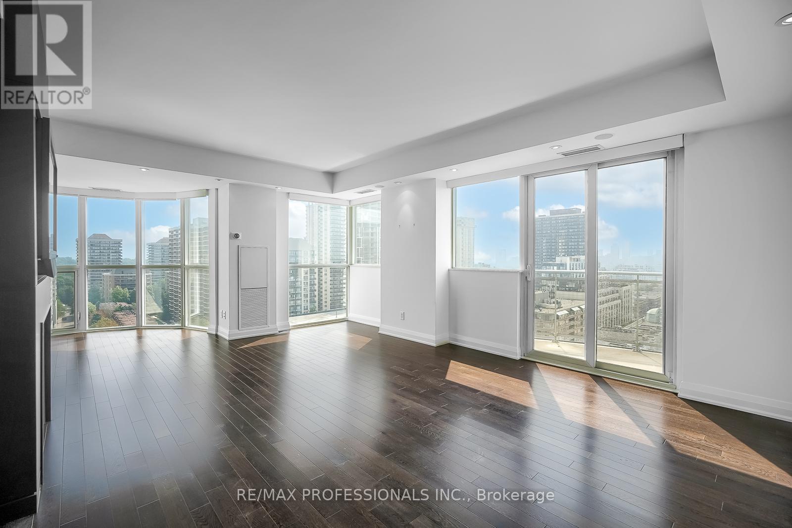 1401 - 1430 Yonge Street, Toronto, Ontario  M4T 1Y6 - Photo 4 - C12514212