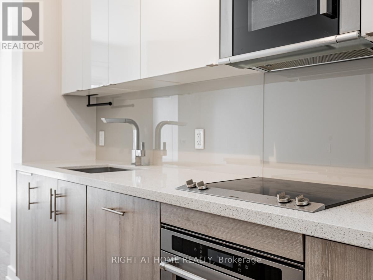 1001 - 330 Richmond Street W, Toronto, Ontario  M5V 1X1 - Photo 16 - C12514226