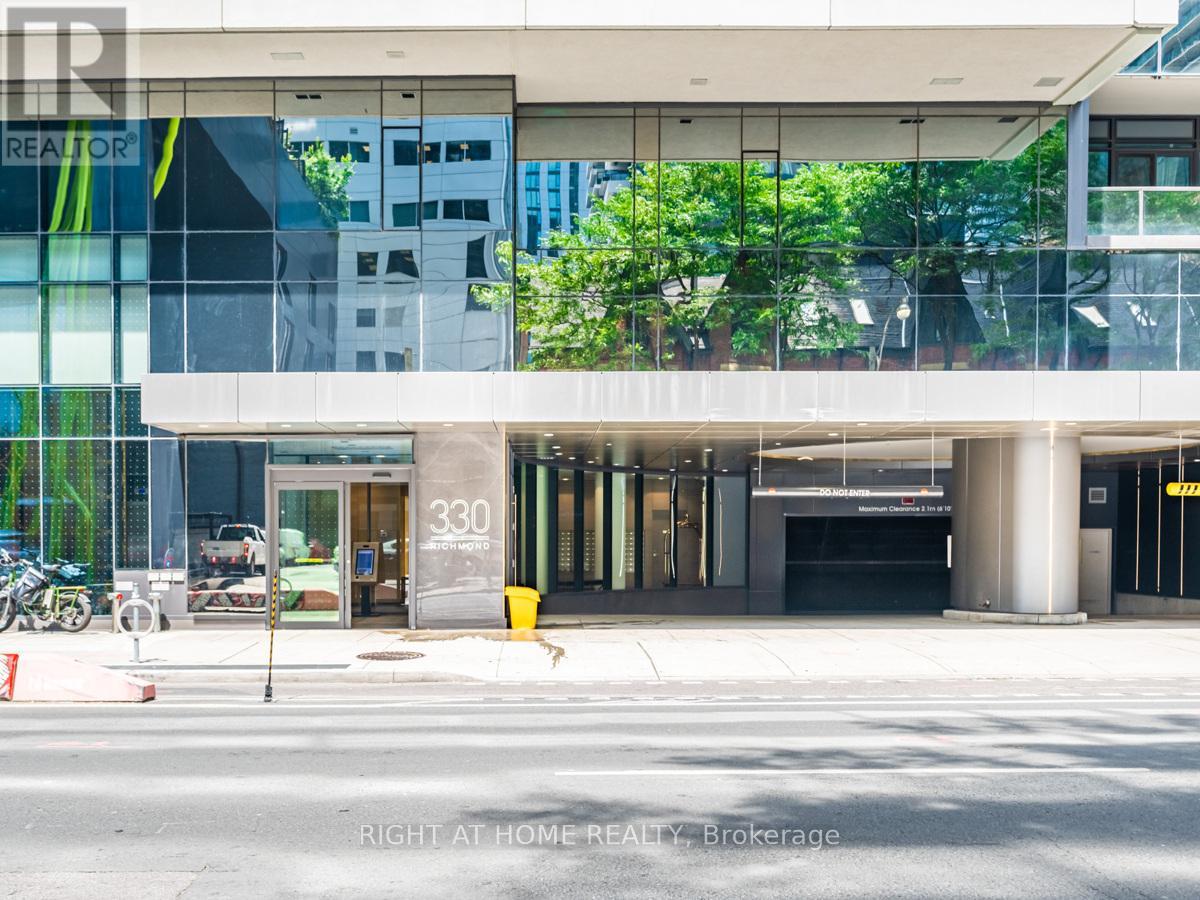 1001 - 330 Richmond Street W, Toronto, Ontario  M5V 1X1 - Photo 2 - C12514226